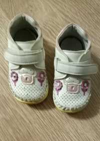 Обувка для малюточки