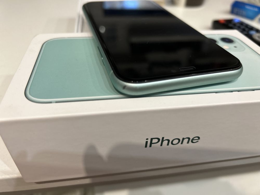 iPhone 11 miętowy 64gb