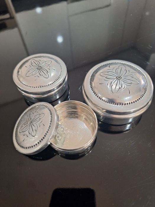 Caixa comprimidos em Estanho