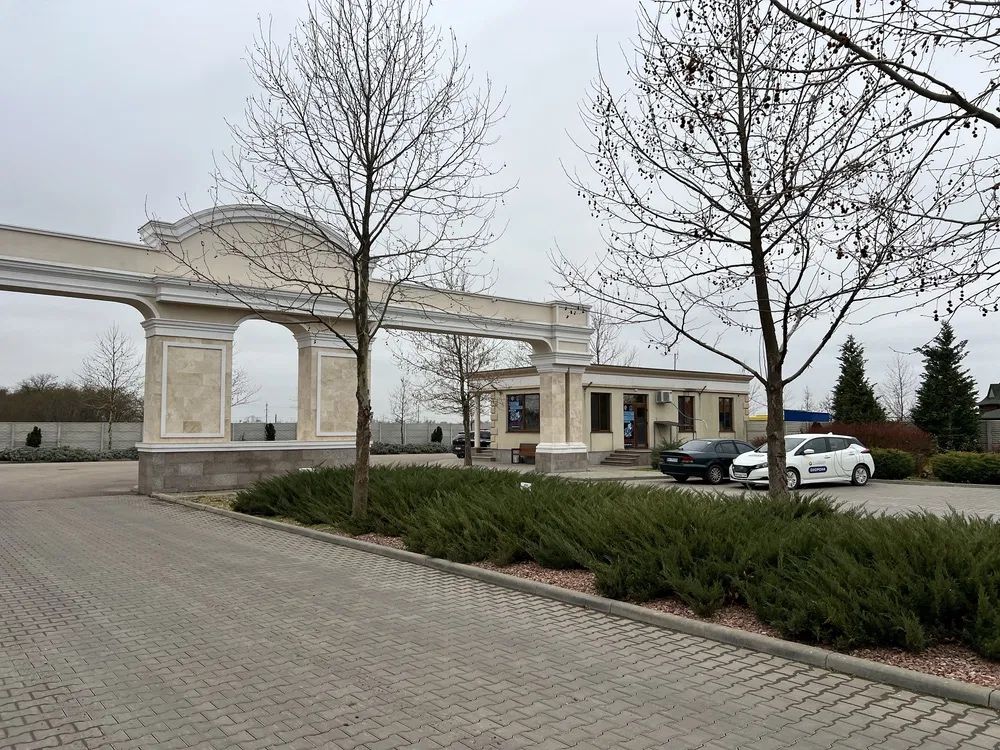 ЖМ Дайберг, угловой участок правильной формы с коммуникациями!