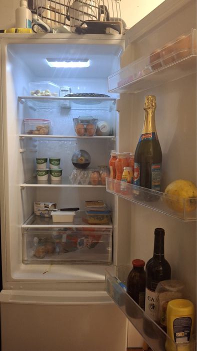 Frigorífico em muito bom estado