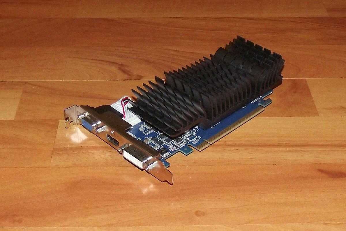 Karta graficzna GeForce GT 520 SILENT 512MB DDR3 PCI-E Asus BOX