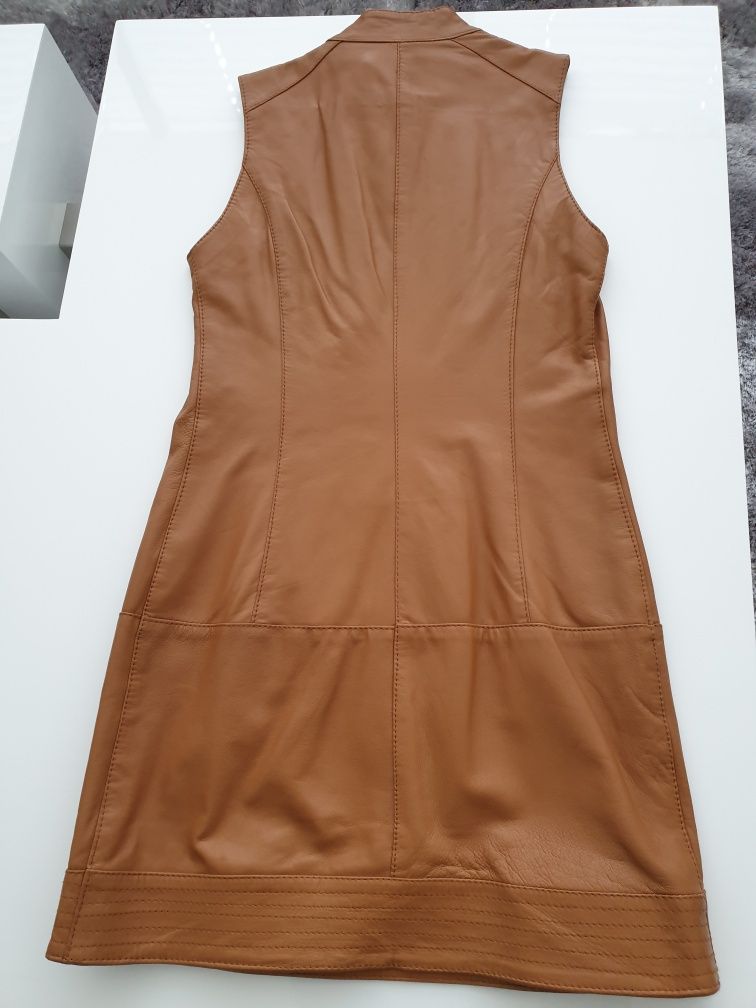 Vestido de pele natural da marca italiana KorKor