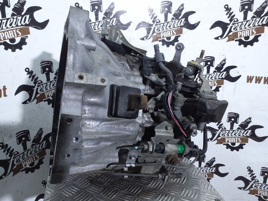 CAIXA DE VELOCIDADES TOYOTA AVENSIS 2.0 D4D REF: A0204392