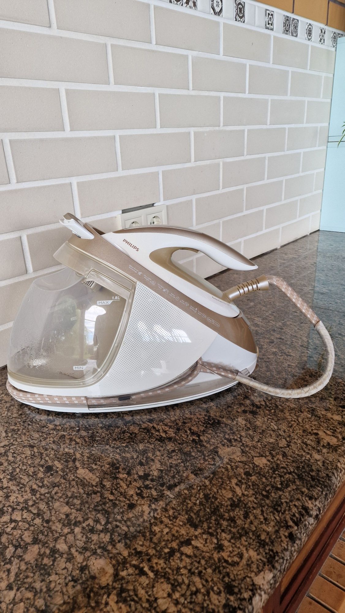Праска з парогенератором Philips NL9206AD-4. На запчастини.