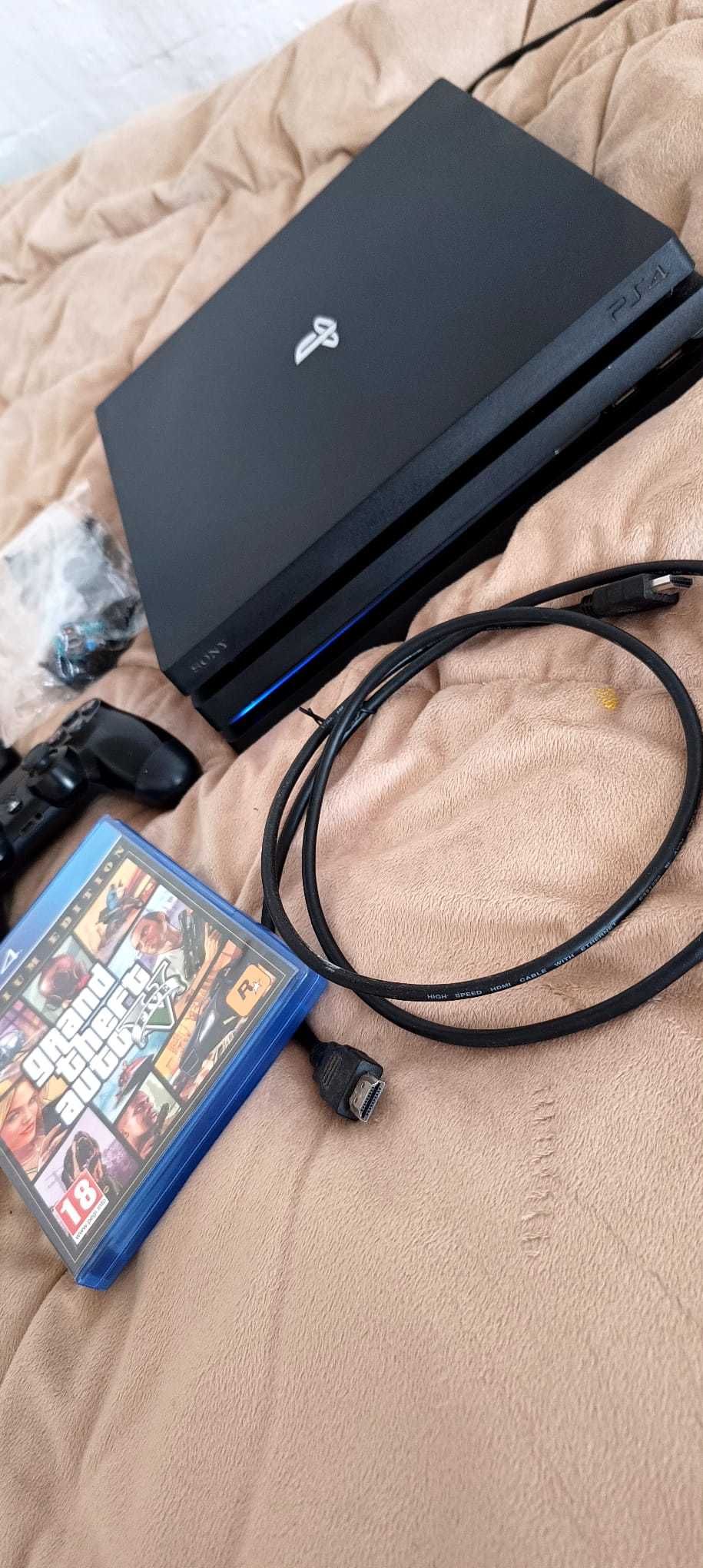 Pack PS4 Pro 1TB + VR + 2 comandos + GTA V