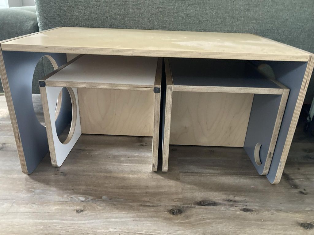 Oryginał Kukumag komplet biurko dwa krzesła dla dzieci Montessori