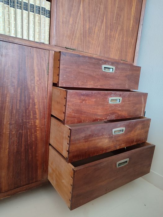 Armário/Estante de Madeira