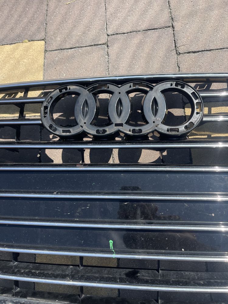 Решітка Audi A6C7 (рестайлінг) під відновлення