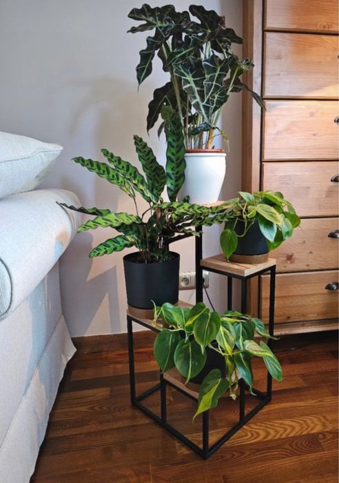 Metalowy kwietnik loft 4 poziomy - stylowy stojak na kwiaty do domu