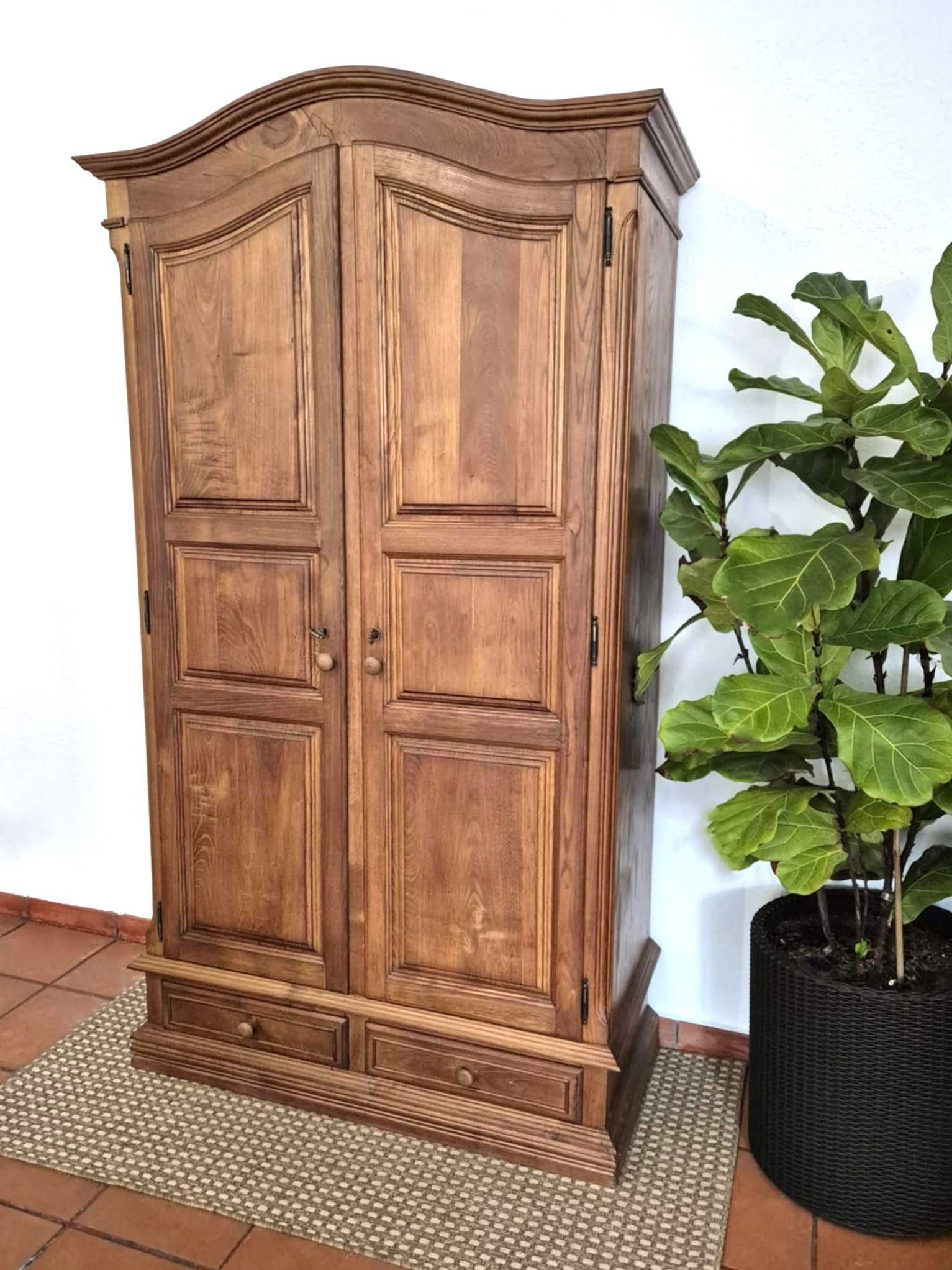 Armário / Roupeiro/ Aparador / Madeira Maciça / Rustico / Vintage