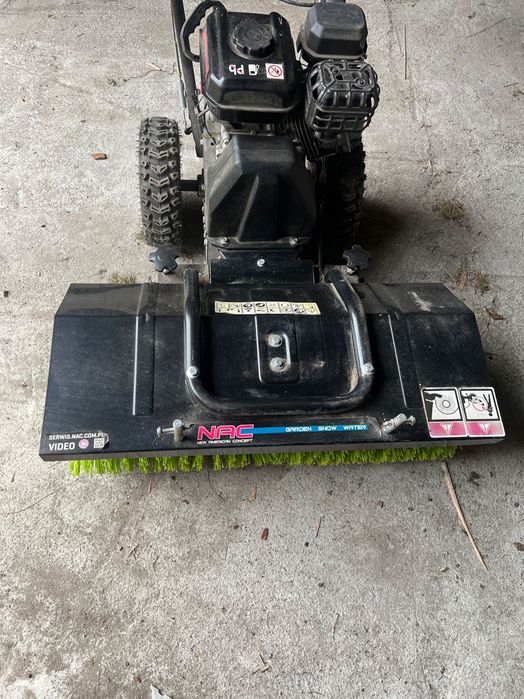 Zamiatarka / odśnieżarka  spalinowa firmy NAC