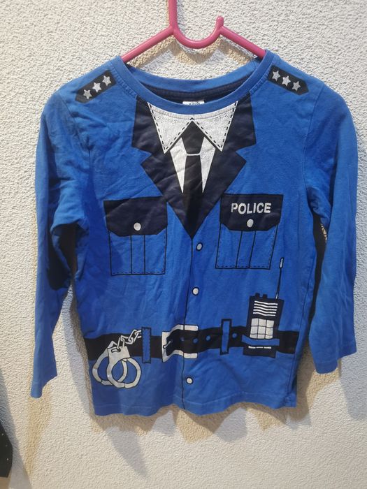 Bluzka na długi rękaw policjanta w bardzo dobrym stanie. Rozmiar 116
Z