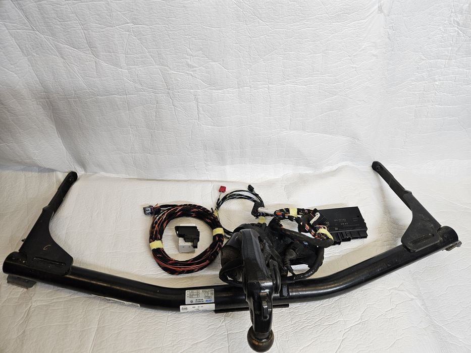 Оригінальний фаркоп VW Passat B8 Variant