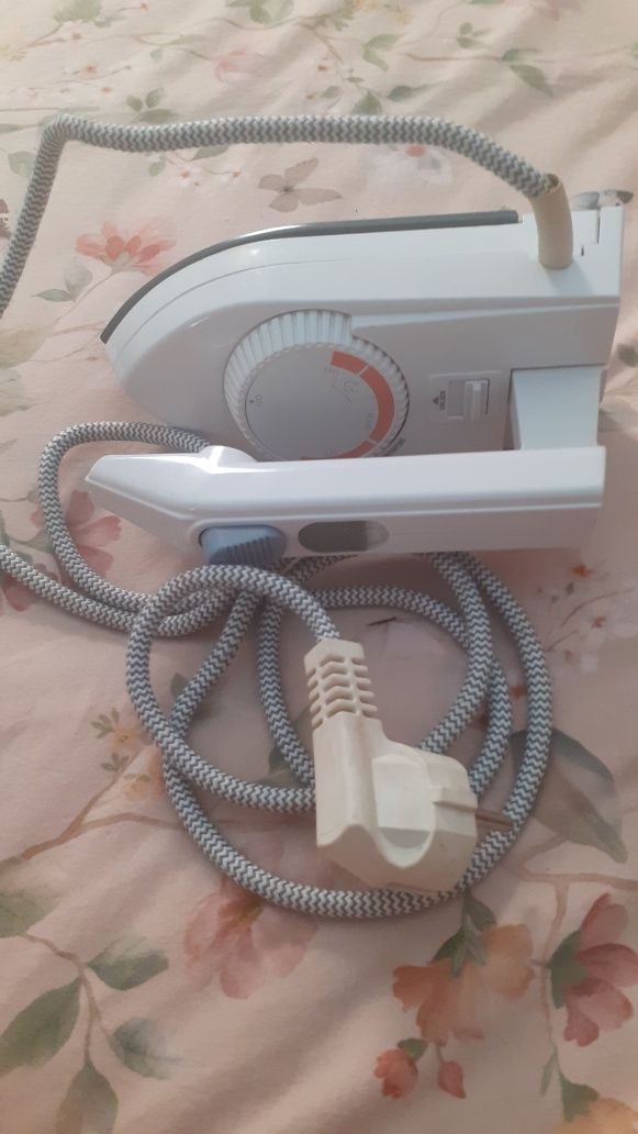 Ferro de engomar para viagem