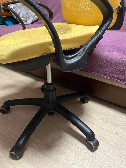 Кресло офісне під ремонт
