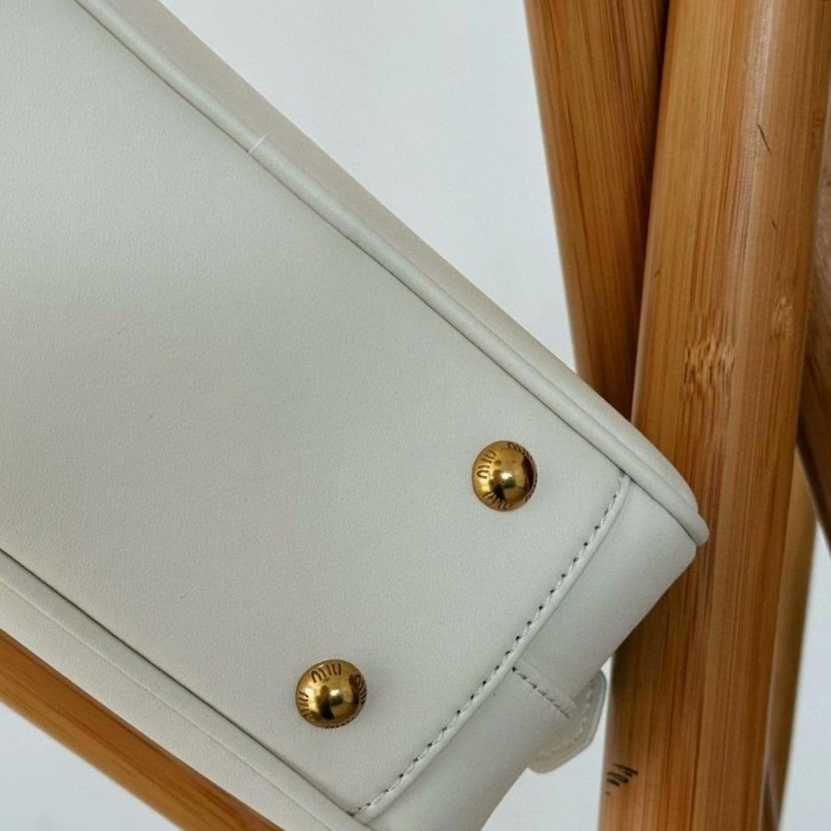 MIUMIU biała torba do bowlingu - designerski must have