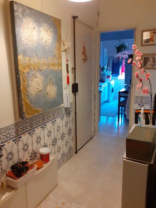 Alugo quarto para 1 de Dezembro com ambiente familiar em Odivelas