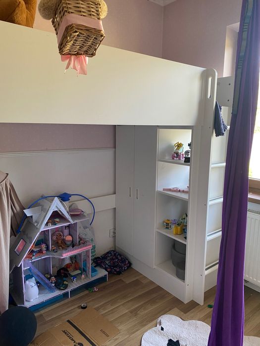 Białe łóżko piętrowe ikea smastad