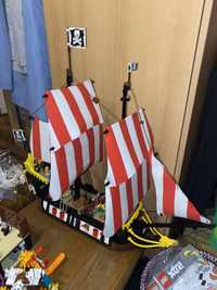LEGO 21322 Piraci z Zatoki Barakud