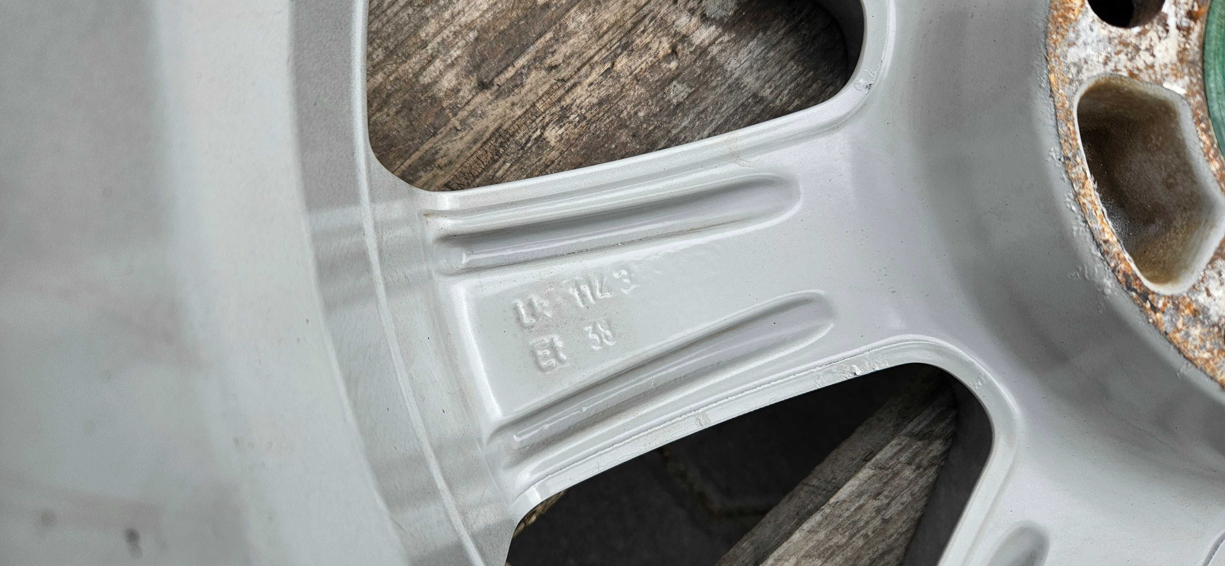 Felgi 17 cali BORBET 5x114.3 7jx17 et38 Fi
