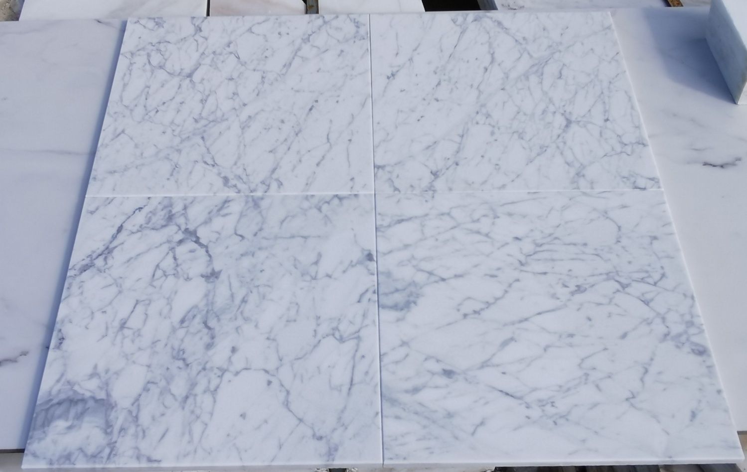 Płytki marmurowe Bianco di Carrara 30.5x30.5x1 oraz 30.5x61x1