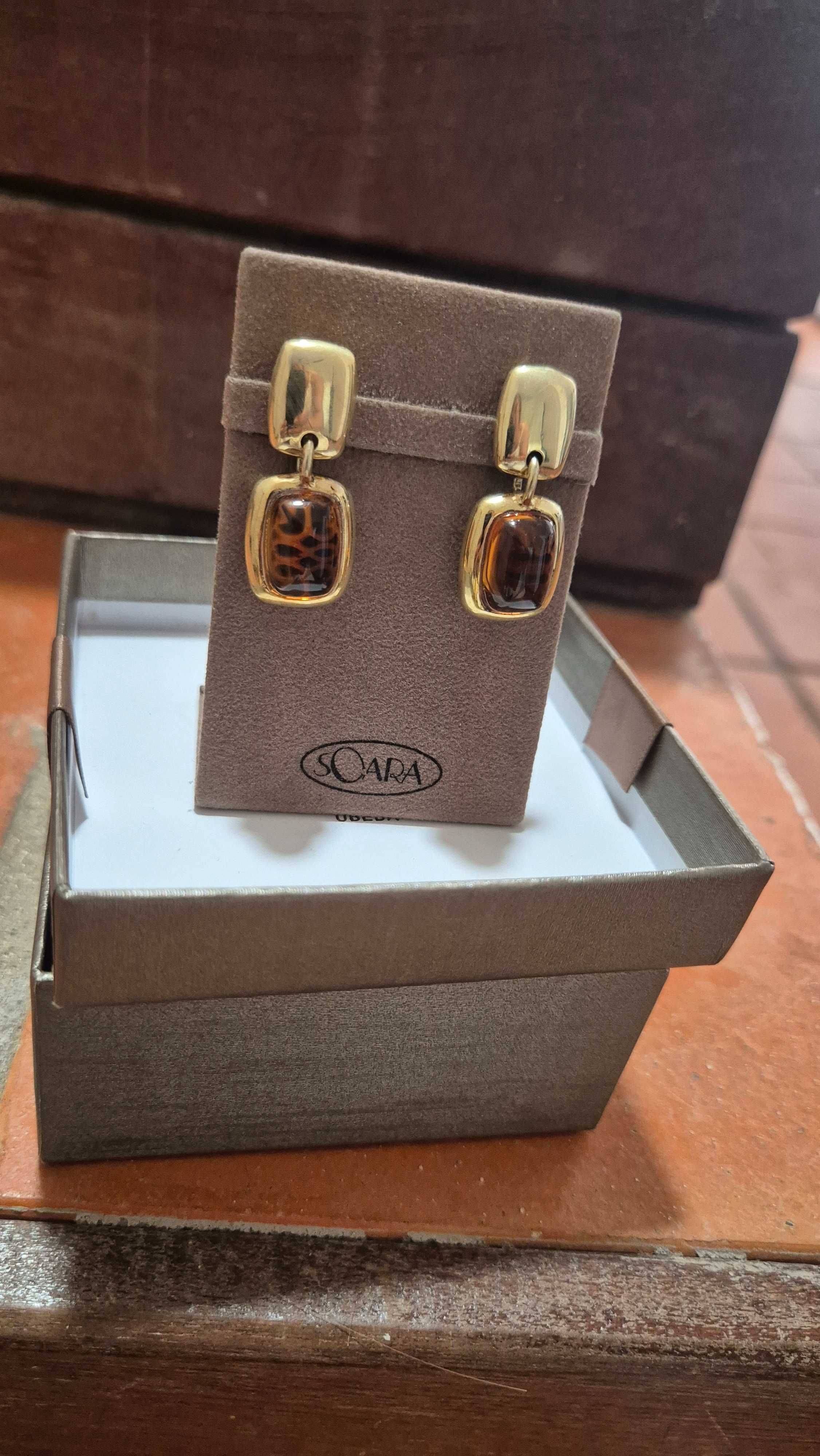 Brincos prata banhado a ouro com pedra olho de tigre