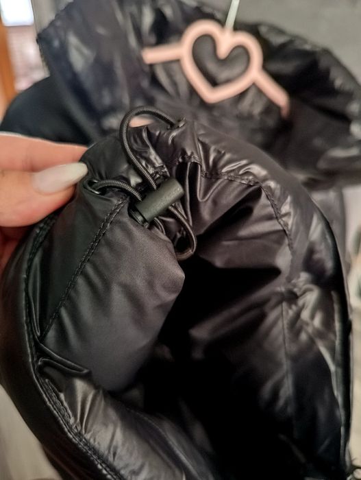 Czarna kurtka puffer pikowana damska Helly Hansen rozmiar XS 34 36