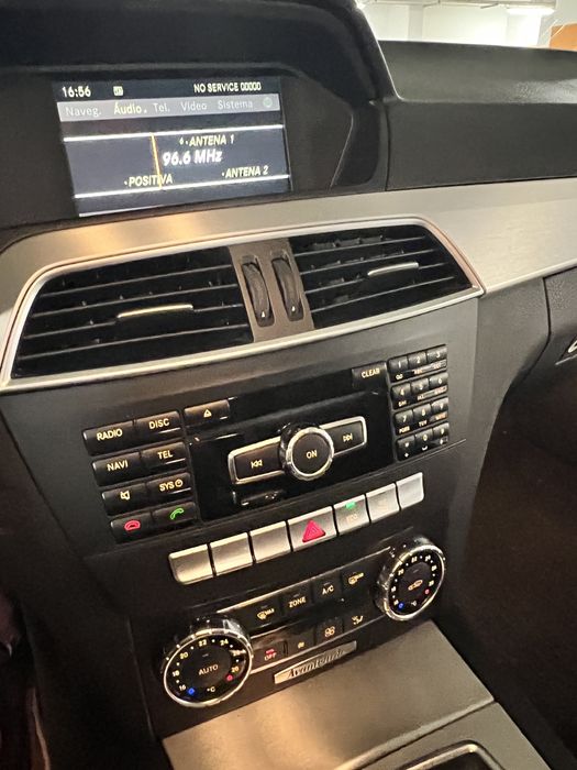Mercedes-Benz  C200