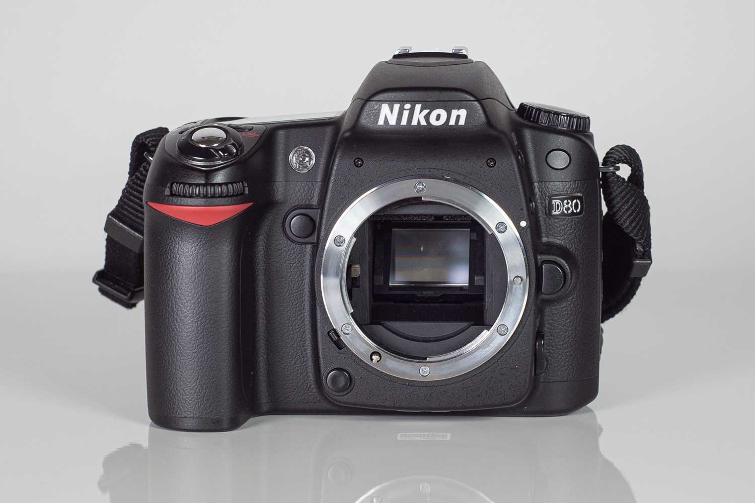 Nikon D80 (body) BOGATY ZESTAW, stan IDEALNY - 9 tys. zdjęć