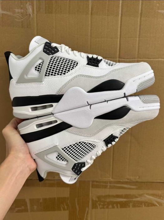 Buty Trampk Jordan 4 Retro military black R.40