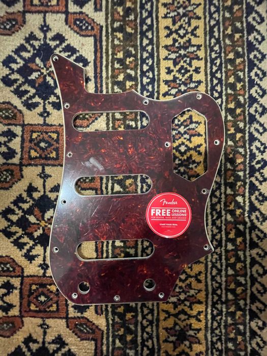 Fender Squier Classic Vibe Bass VI (com pickguard extra)