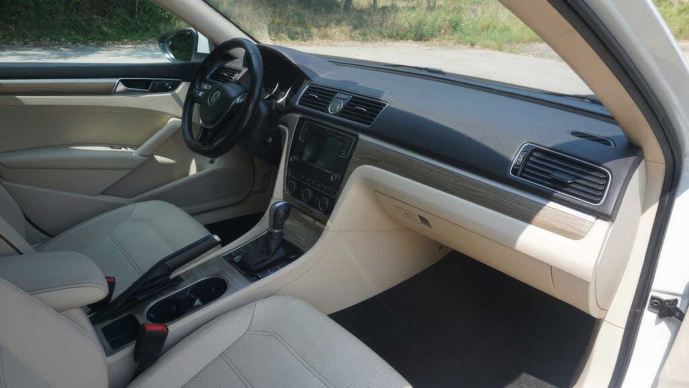 Volkswagen Passat SE      2016