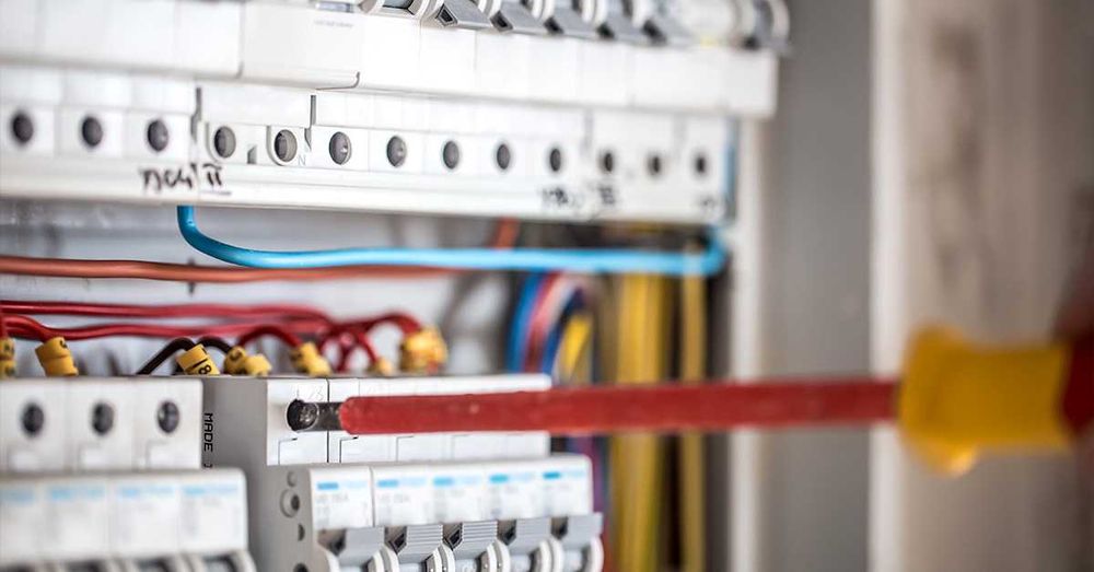Eletricista – Instalação de Quadros, Tomadas e Iluminação Residencial