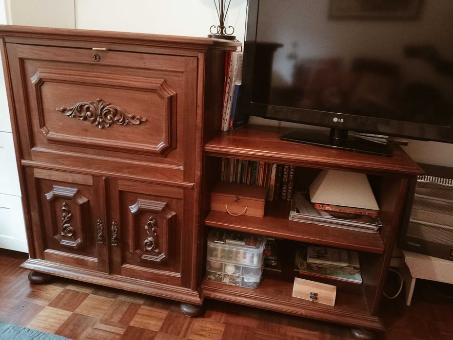 Móvel Madeira em bom estado