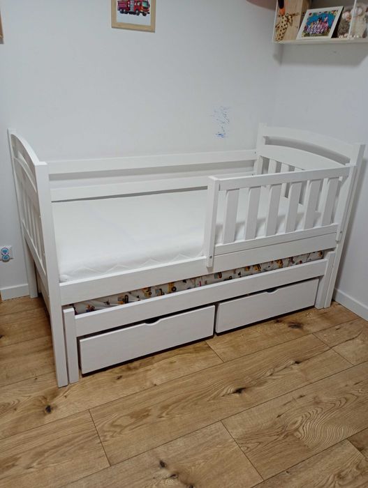 Łóżko dwupiętrowe z szufladami. 2 materace w zestawie