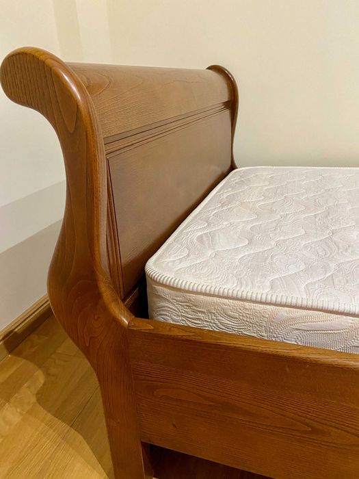 Cama Individual em Carvalho c/ Estrado e Colchão 190x90