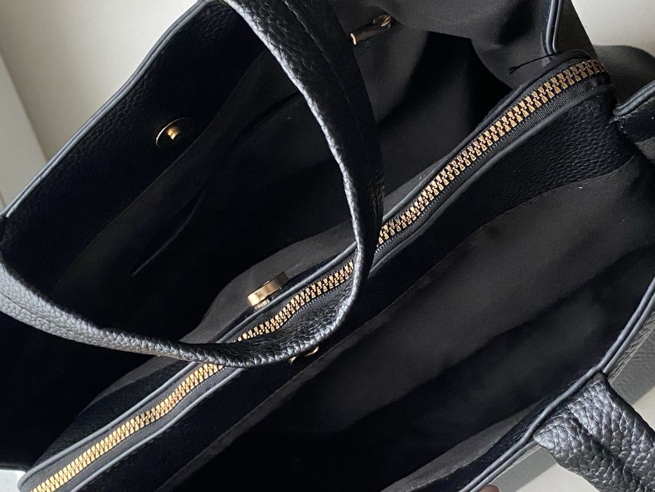 Велика чорна сумка