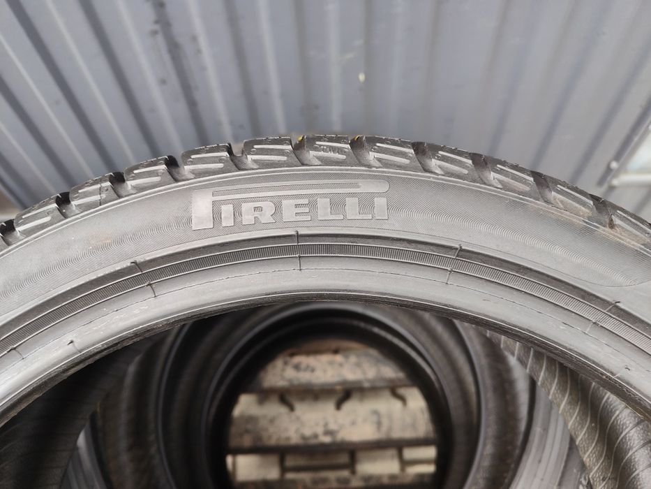 205/40/17 Pirelli Sottozero 3 komplet