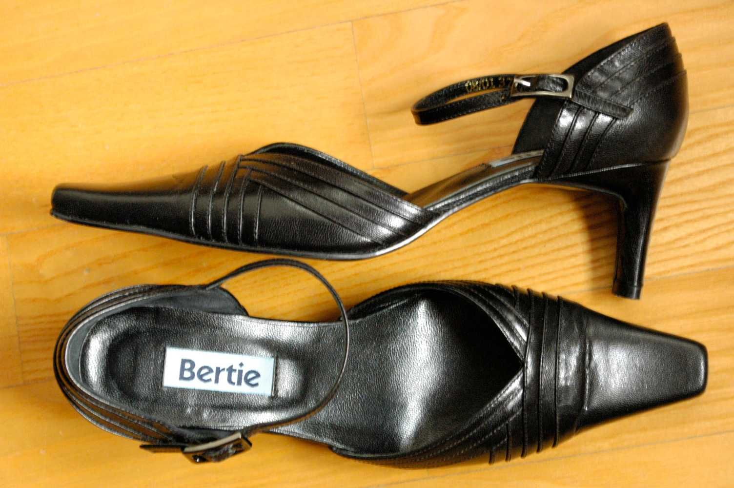 Buty BERTIE czarne, r. 37, skóra, wysoki obcas, otwarte boki, nowe