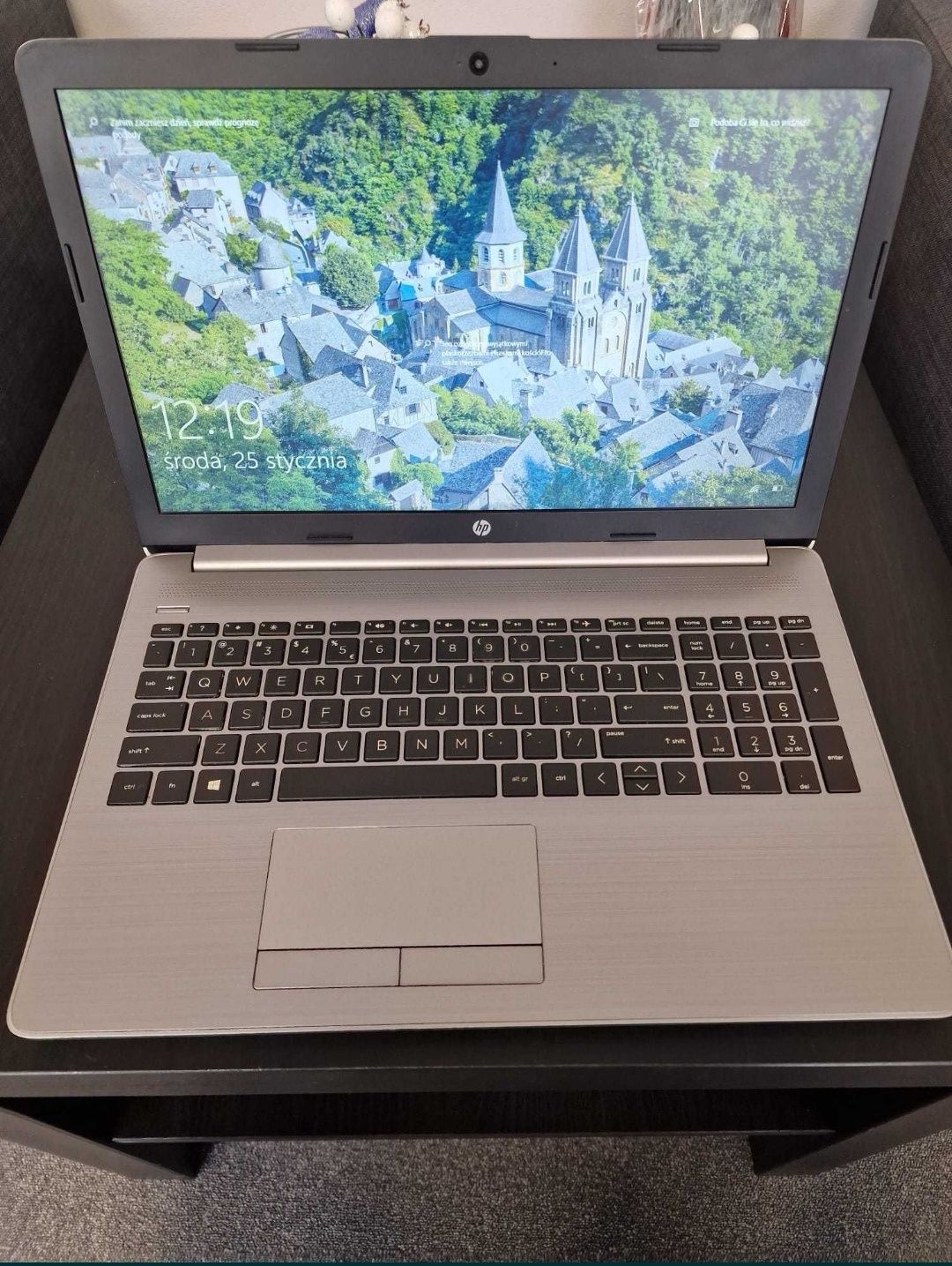 Laptop HP 255 G7. Roczny.