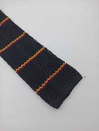 Granatowy szeroki jedwabny krawat knit w paski kn05