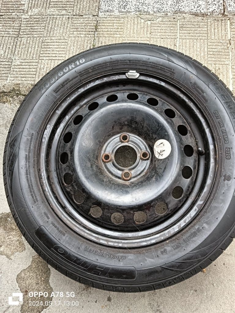 Vendo jantes de ferro de 16 para Renault com pneu