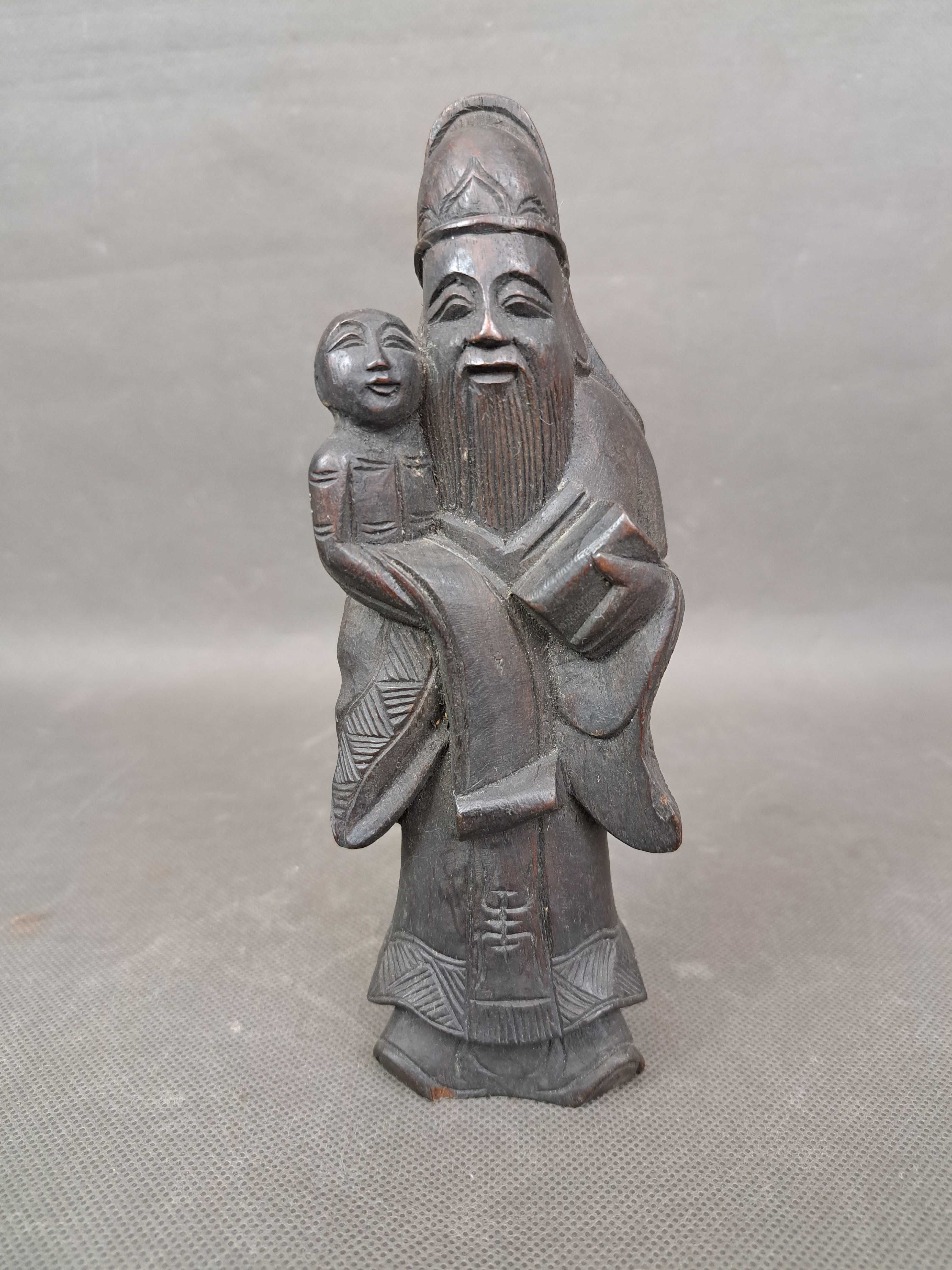 Chiński mnich, mędrzec, rzeźba drewniana, wys. 19 cm