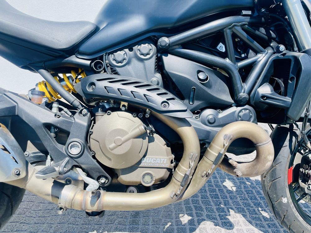 Ducati Monster 821 Dark, 10000km [com vídeo]
