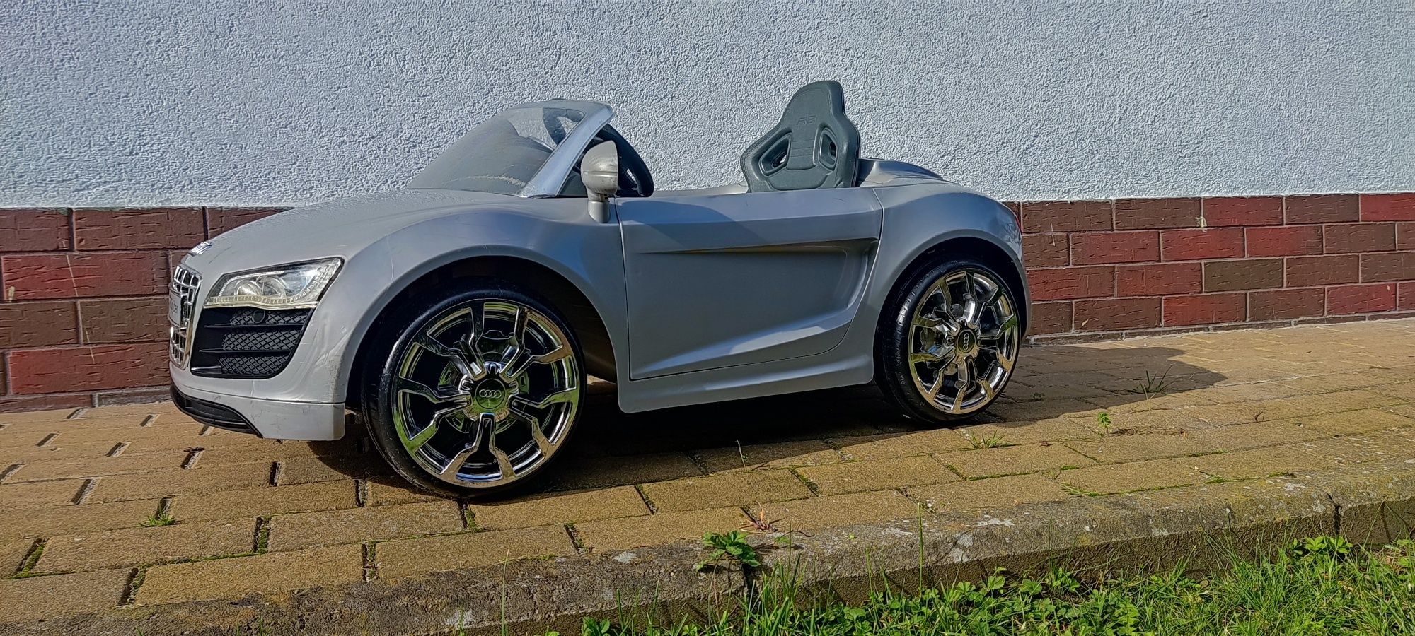 Audi R8 Spyder samochód na akumulator dla dziecka