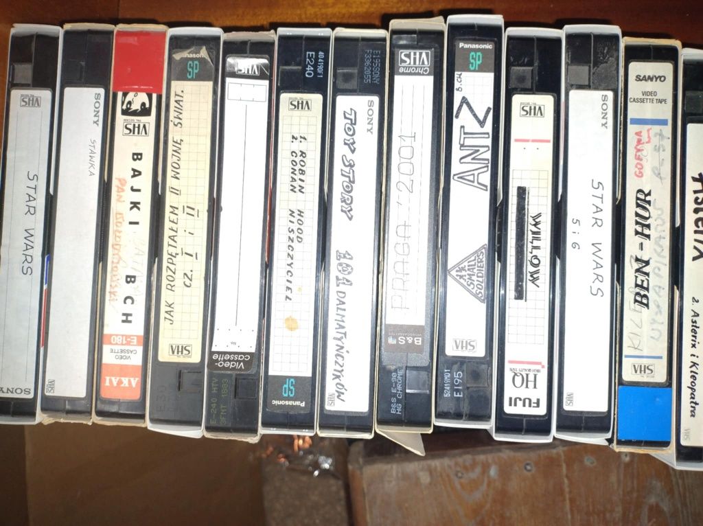PRL Nagrane kasety VHS - 14 szt.