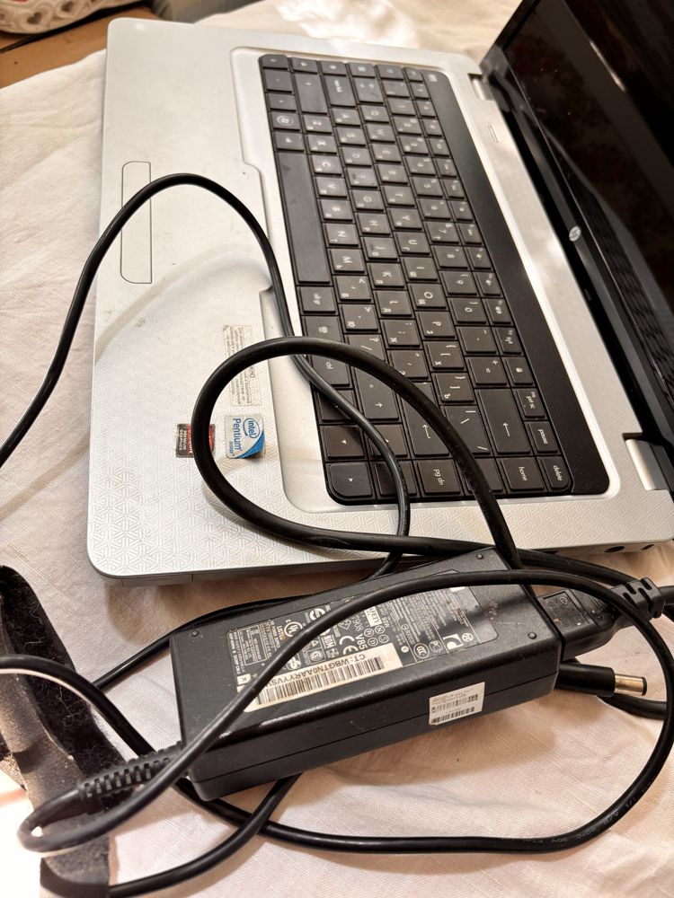 Ноутбук HP C-62 на запчастини (екран/клава ок)
