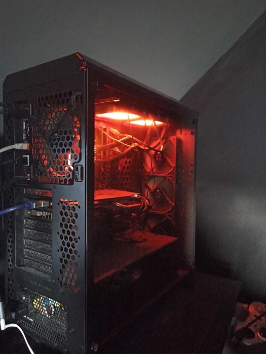 PC gamingowy Intel Core i7-9700K GTX 970 16GB RAM