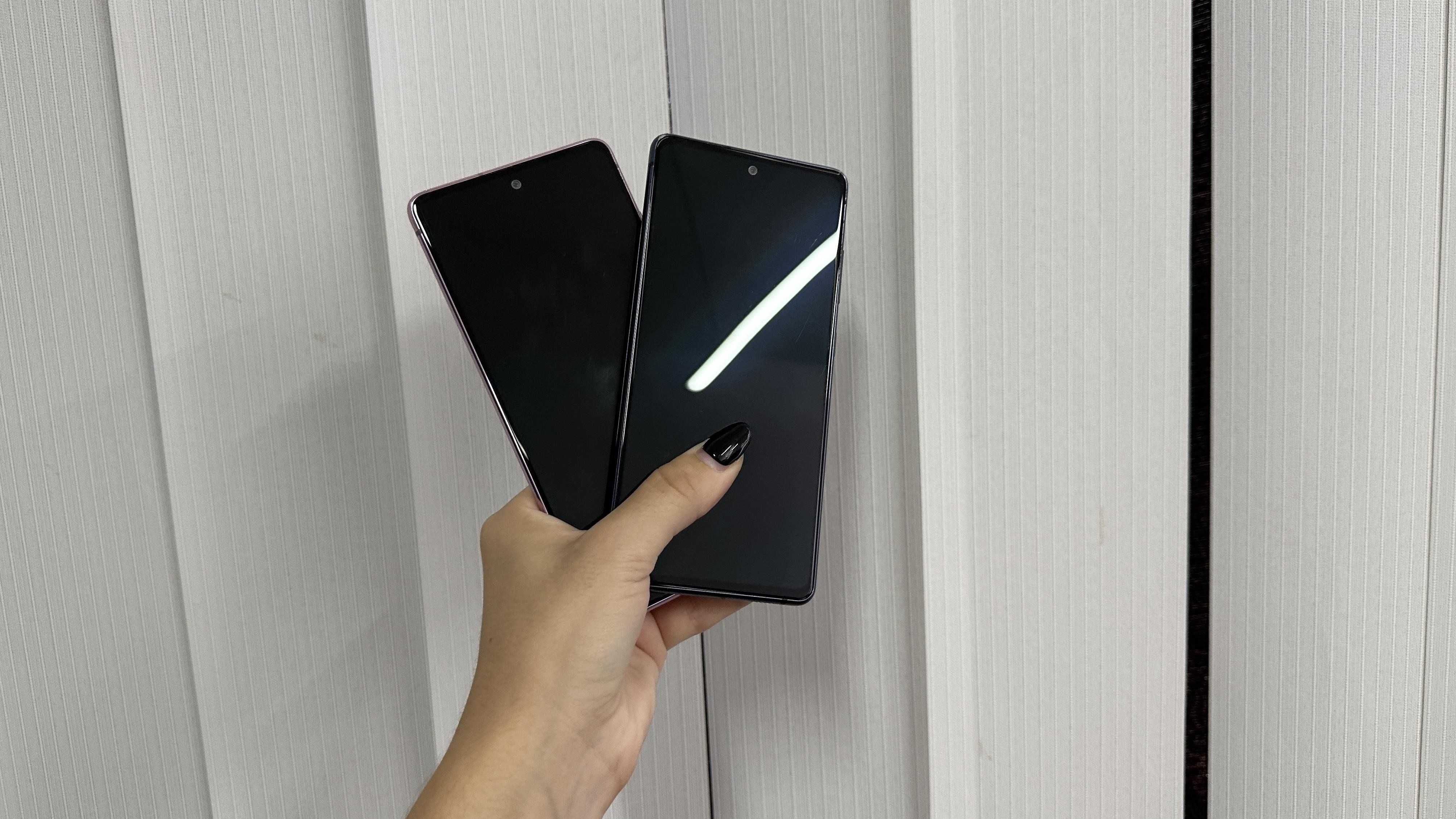 Samsung Galaxy S20 FE 128GB Navy/Red/Pink USED Оплата частинами